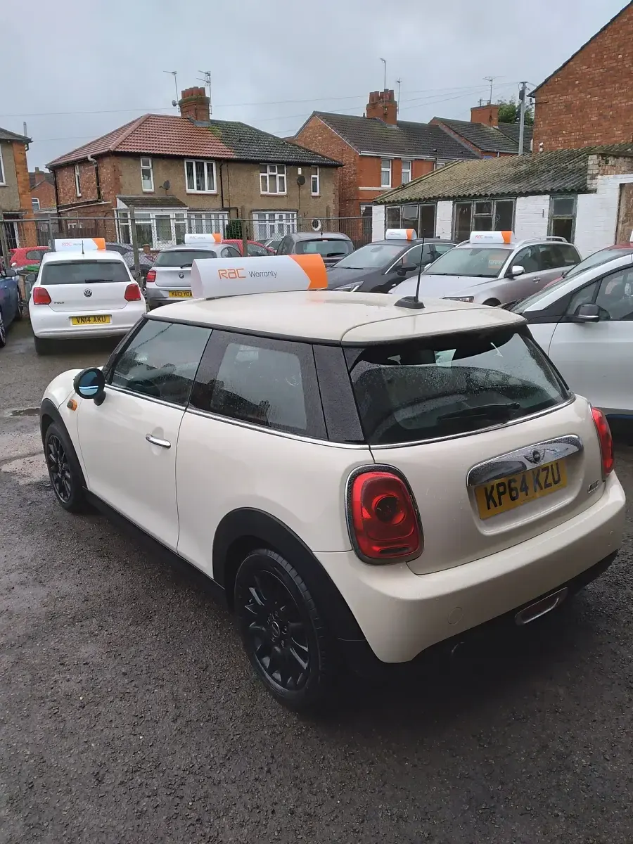 Used Mini ONE Hatch 102 HP (75 kW) 2014 White Hatchback