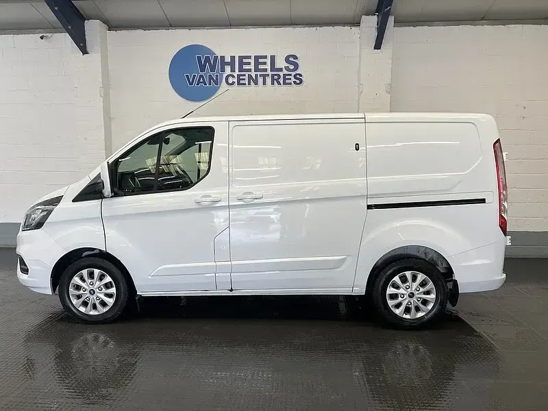Used Ford Transit Custom Limited 130 HP (95 kW) 2023 White Van