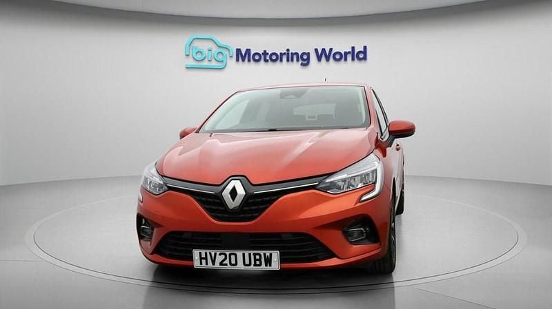 Used Renault Clio V Iconic 100 HP (73 kW) 2020 Red Hatchback