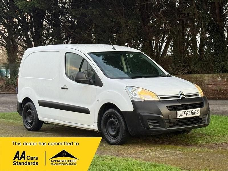 Used Citroën Berlingo 75 HP (55 kW) 2016 White MPV