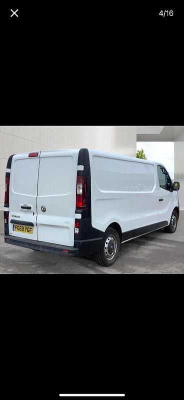 Used Vauxhall Vivaro 95 HP (69 kW) 2019 White MPV