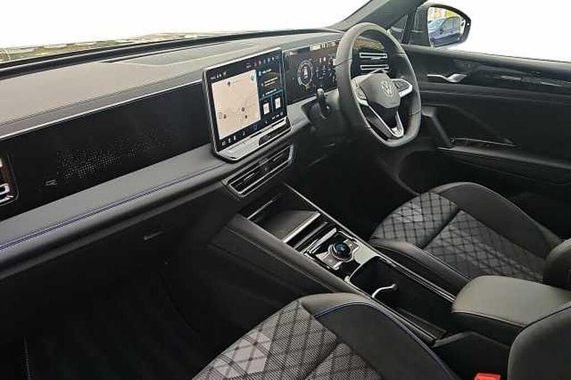 Used VW Tiguan R-line 150 HP (110 kW) 2025 Urano grey SUV