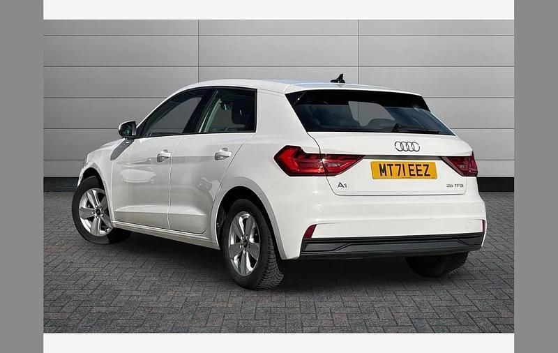 Used Audi A1 Design 95 HP (69 kW) 2022 White SUV