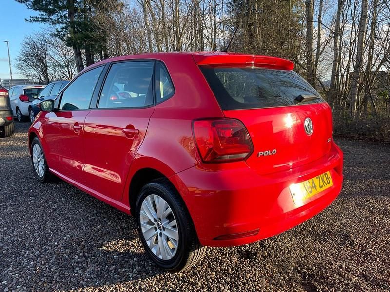 Used VW Polo SE 60 HP (44 kW) 2015 Red Hatchback