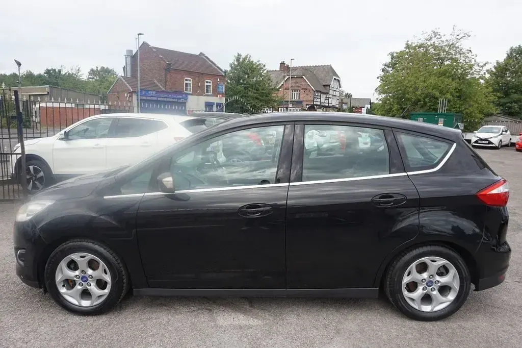 Used Ford C-MAX Zetec 115 HP (84 kW) 2015 Black MPV