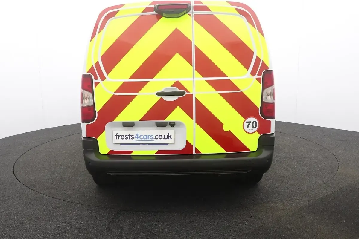 Used Toyota Proace 120 HP (88 kW) 2025 White MPV