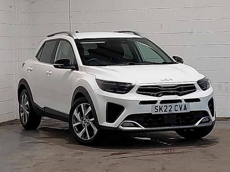 White Used 2022 Kia Stonic GT-Line SUV | £15,498 (A bit pricey) - Image 1/4