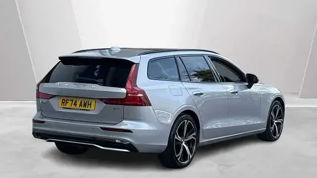 Used Volvo V60 Ultra 194 HP (142 kW) 2025 Estate