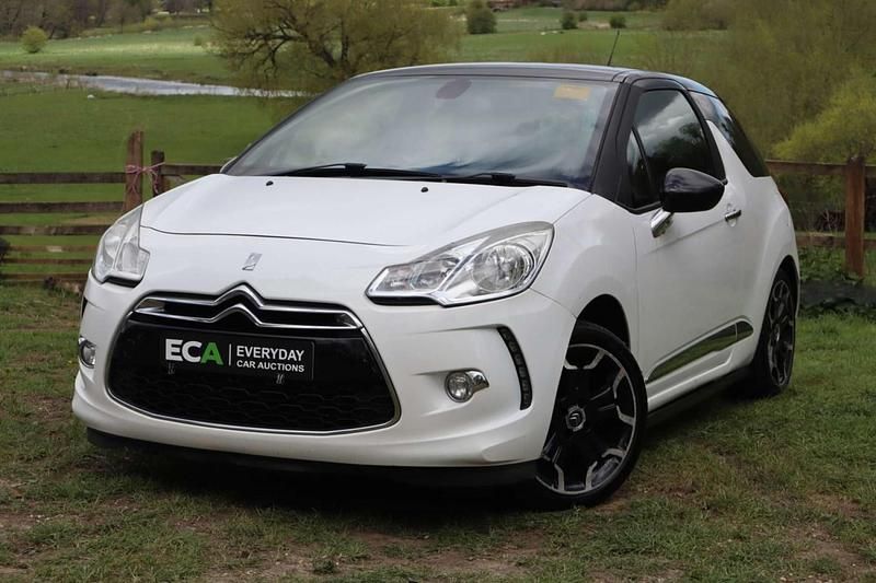 Begagnad Citroën DS3 110 HK (80 kW) 2013 Vit Halvkombi