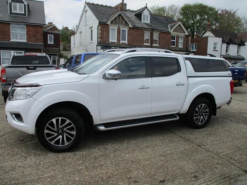 Used Nissan Navara Tekna 2017 White Pickup