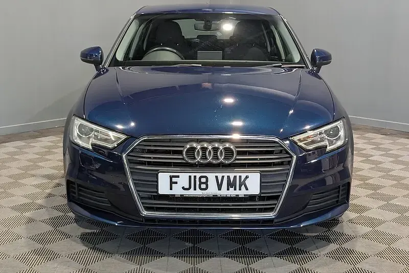 Used Audi A3 Sportback Design 116 HP (85 kW) 2018 Blue Hatchback