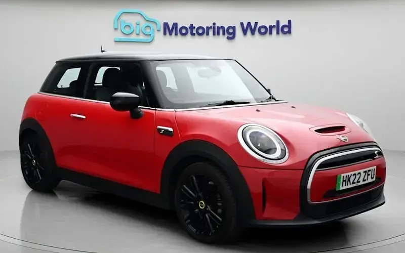 Used Mini Cooper Level 2 135 kW (184 HP) 2023 Hatchback