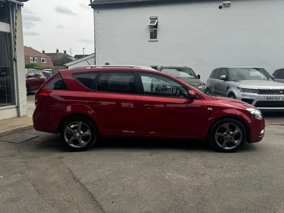 Used Kia Ceed 2012 Red Hatchback