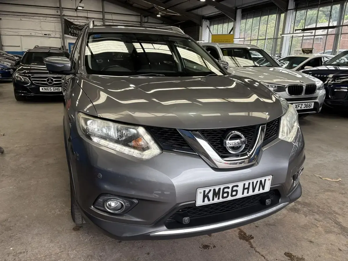 Used Nissan X-Trail N-Vision 130 HP (95 kW) 2016 Grey SUV