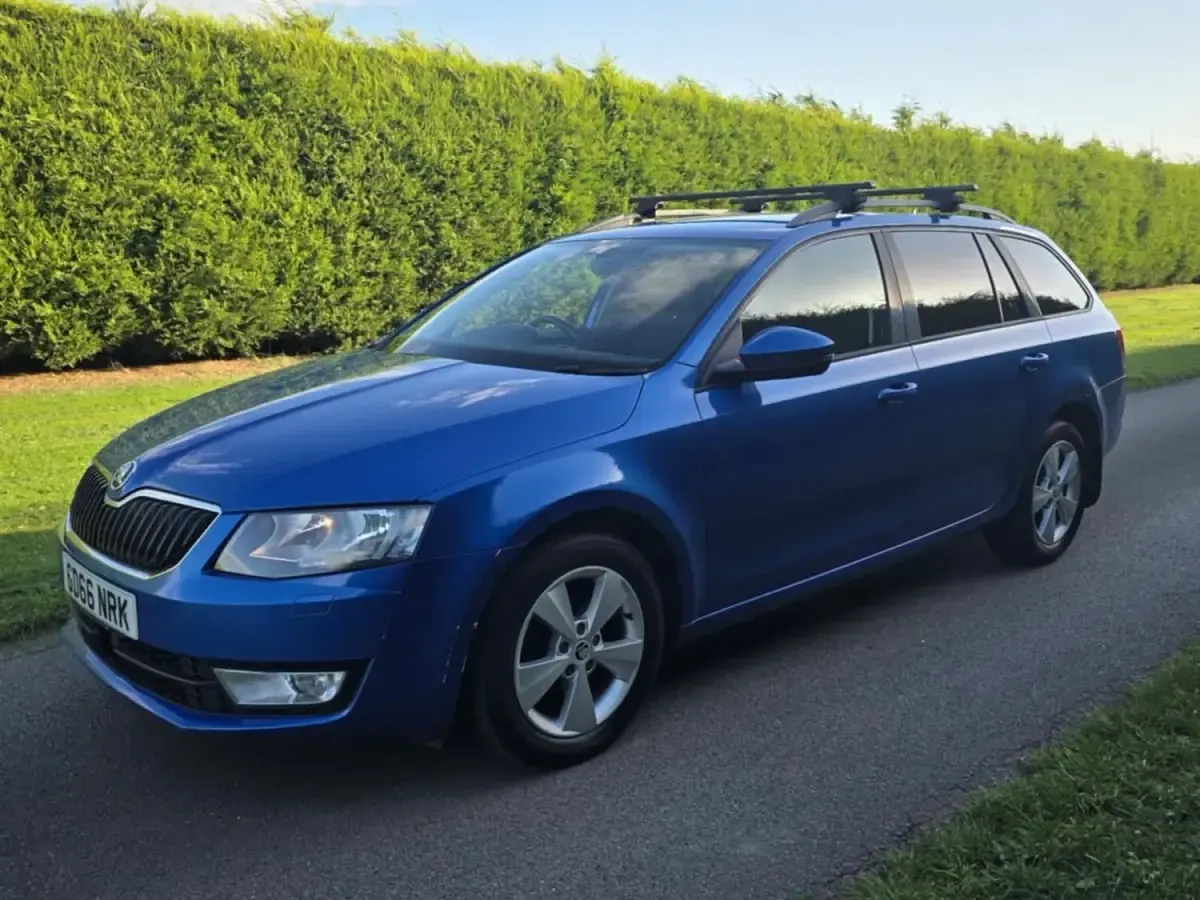 Used Skoda Octavia SE L 184 HP (135 kW) 2016 Blue Estate