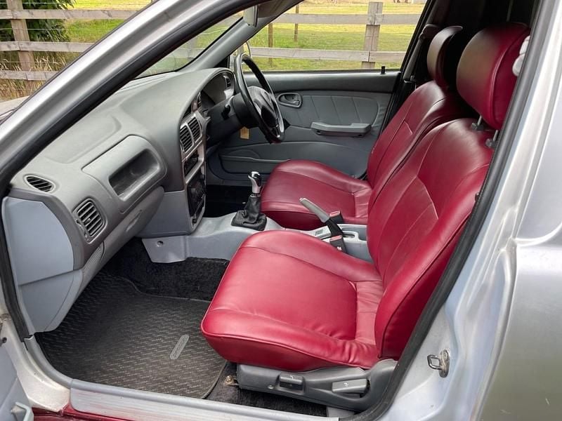 Used Proton Jumbuck 2005 Silver Pickup