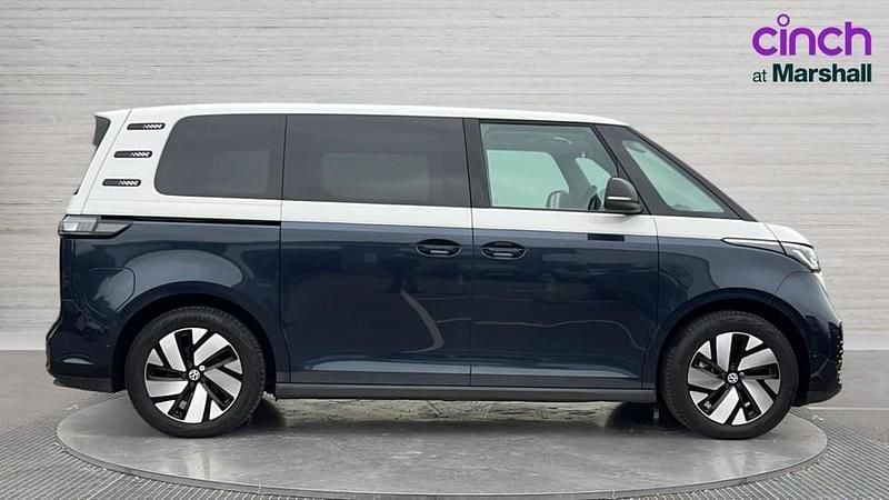 Usado VW ID. Buzz Pro 150 kW (204 HP) 2024 Branco Monovolume