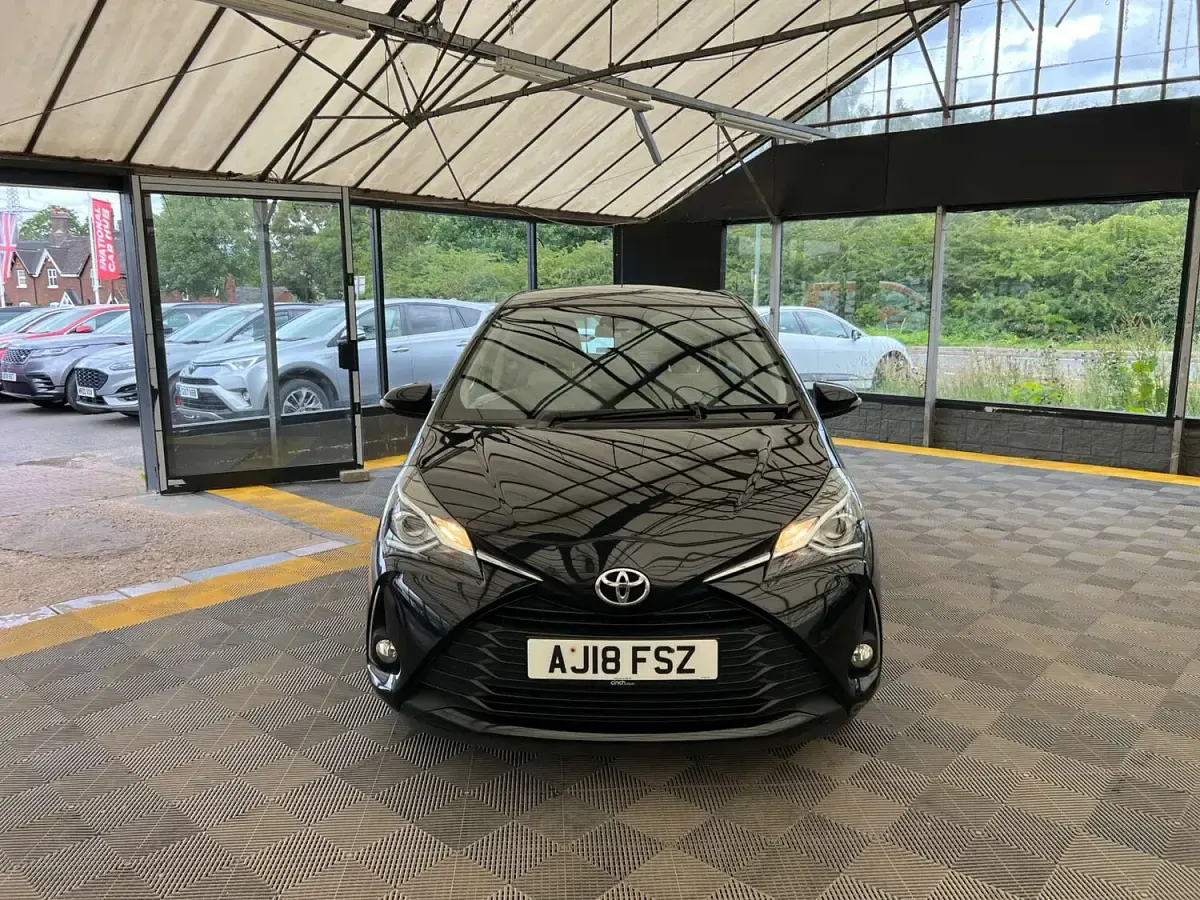 Used Toyota Yaris 111 HP (81 kW) 2018 Black Hatchback