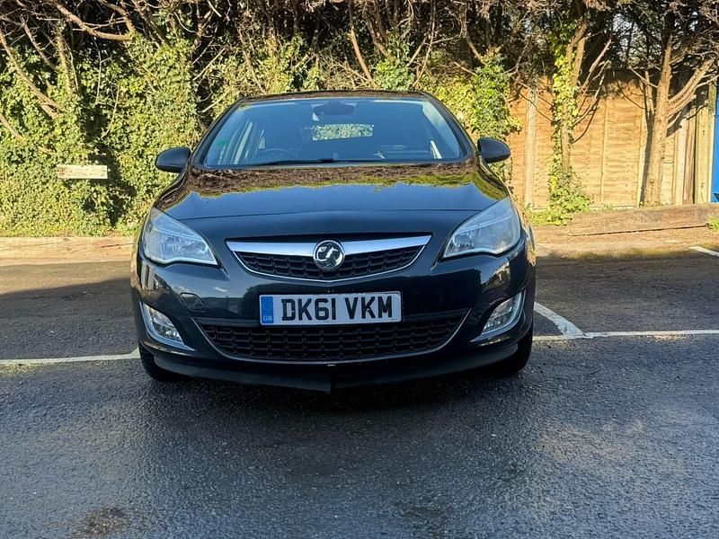 Used Vauxhall Astra Elite 165 HP (121 kW) 2011 Black Hatchback