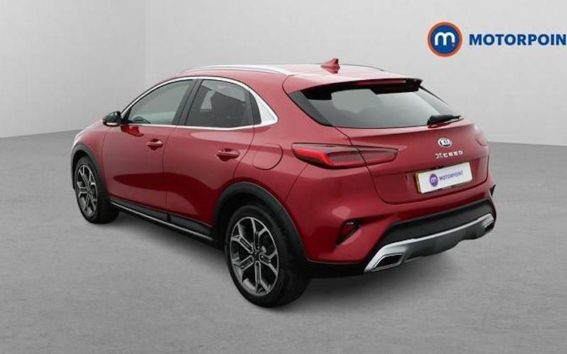 Usado Kia XCeed 140 HP (102 kW) 2020 Vermelho SUV