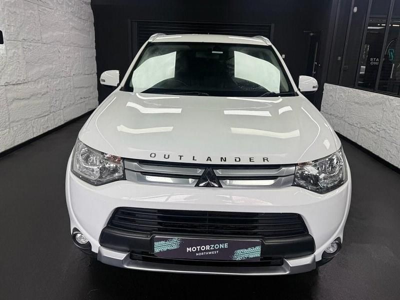 Used Mitsubishi Outlander 2015 White SUV