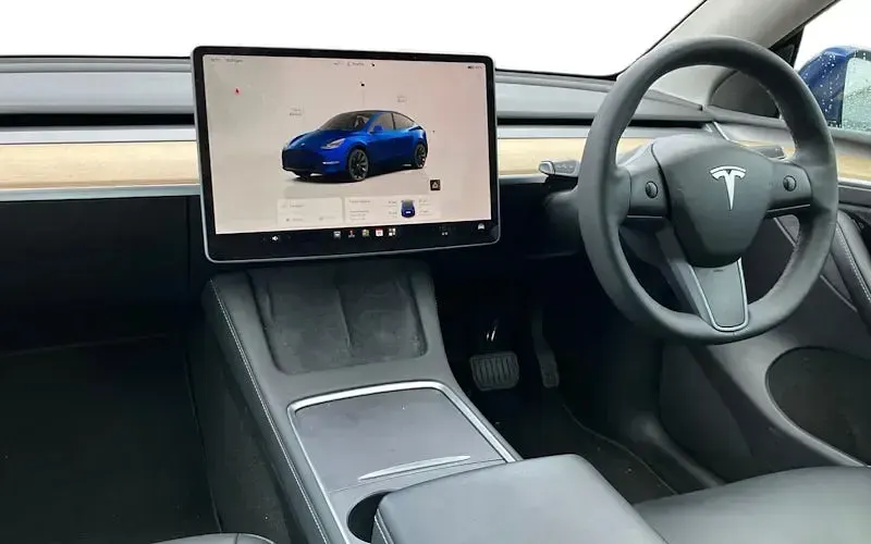 Used Tesla Model Y Standard Range 219 kW (299 HP) 2024 SUV