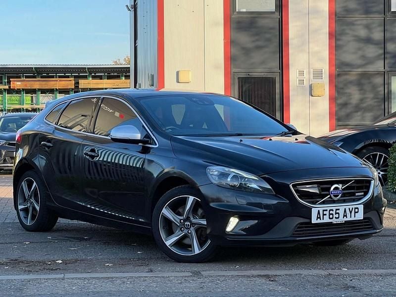 Used Volvo V40 R-Design 190 HP (139 kW) 2015 Black Estate