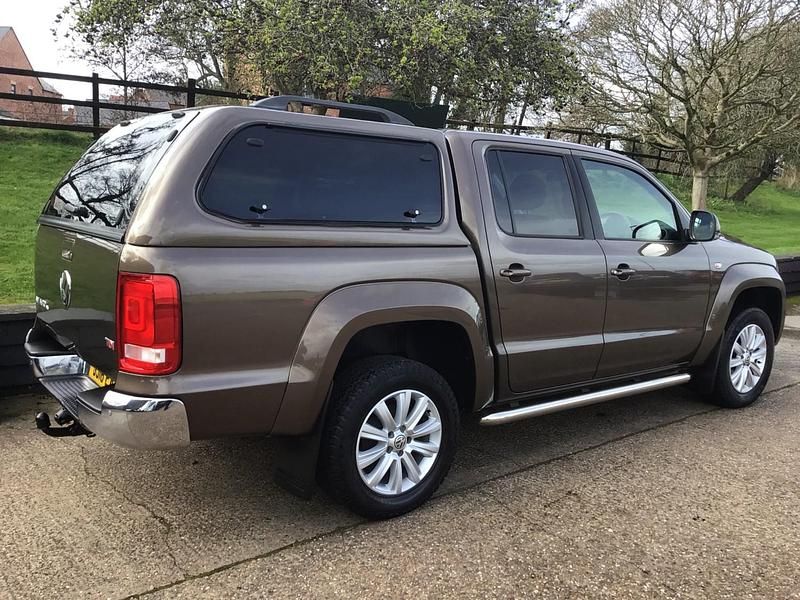 Used VW Amarok Highline 180 HP (132 kW) 2016 Brown Pickup