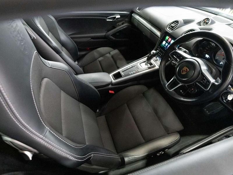 Used Porsche 718 Cayman 350 HP (257 kW) 2018 White Coupe