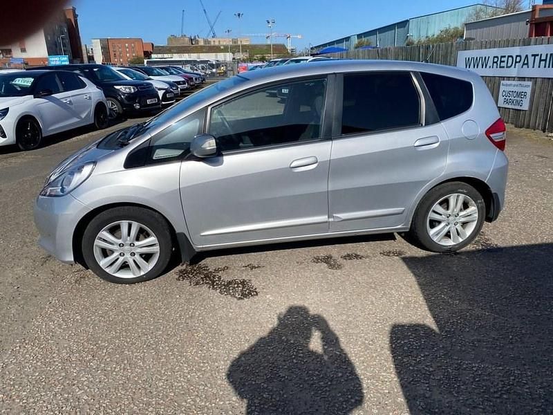 Begagnad Honda Jazz ES 99 HK (72 kW) 2013 Silver Halvkombi
