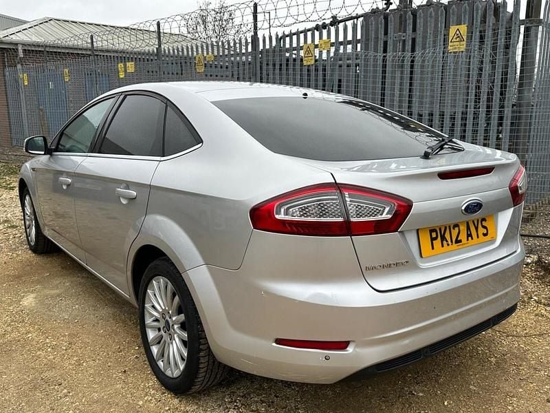 Used Ford Mondeo Business Edition 140 HP (102 kW) 2012 Silver Hatchback