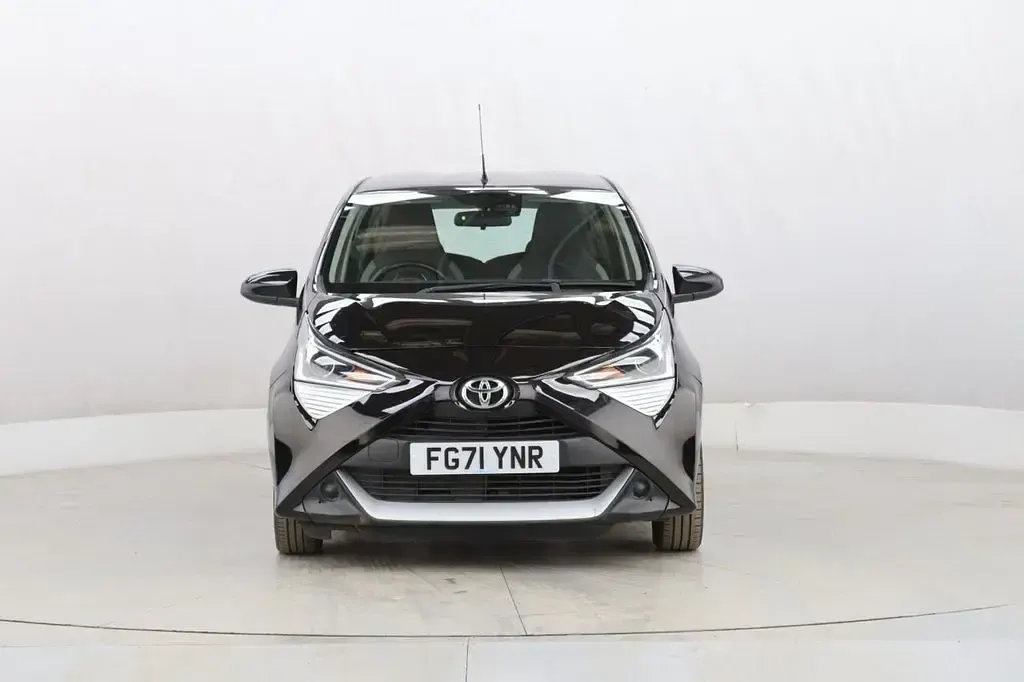 Used Toyota Aygo X-play 71 HP (52 kW) 2022 Black Hatchback