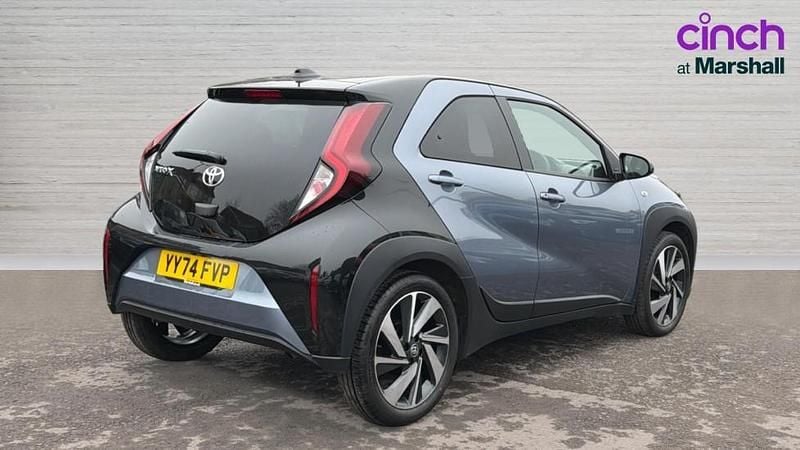 Used Toyota Aygo X 72 HP (52 kW) 2024 Grey SUV