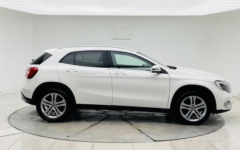 Used Mercedes GLA220 Executive 2018 White SUV