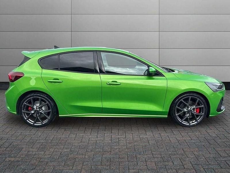 Used Ford Focus ST 280 HP (205 kW) 2023 Green Hatchback