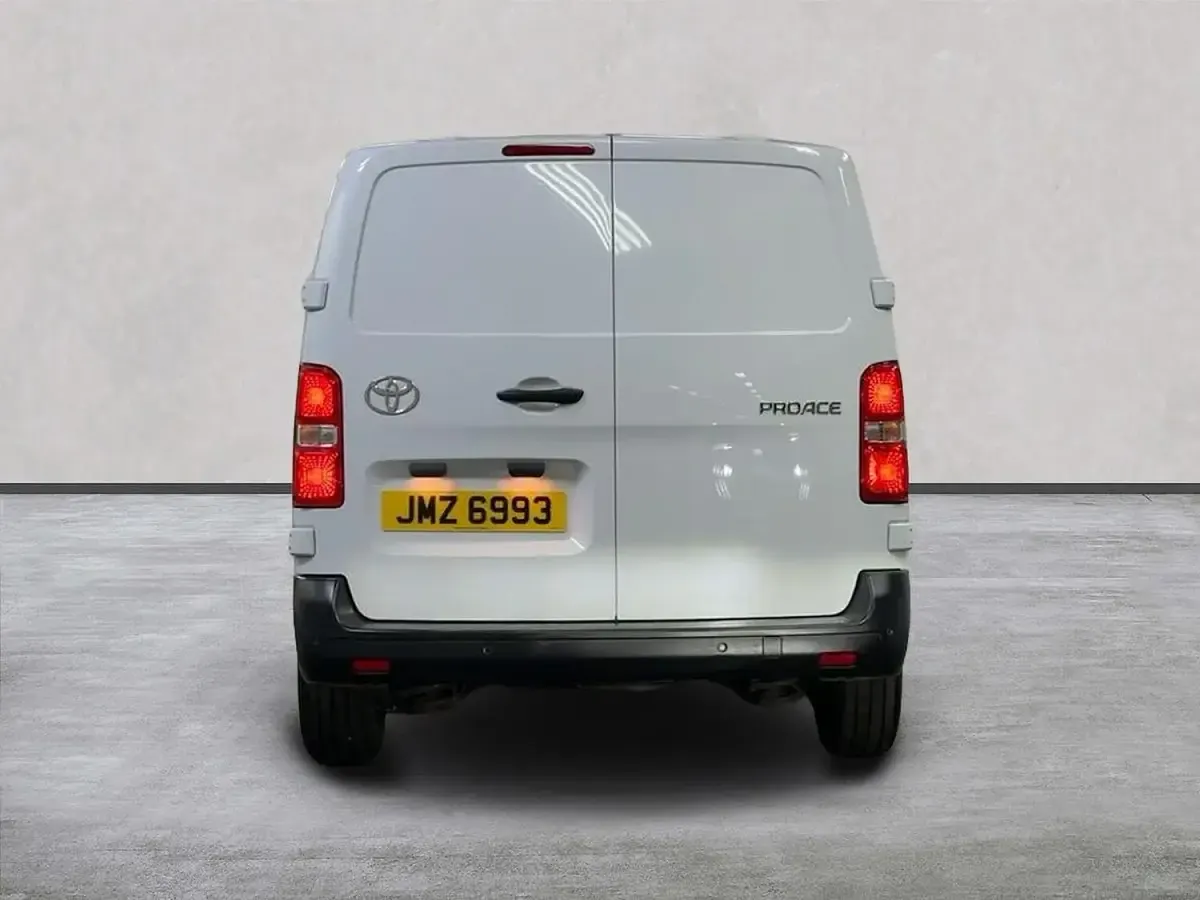 Used Toyota Proace 120 HP (88 kW) 2025 White MPV