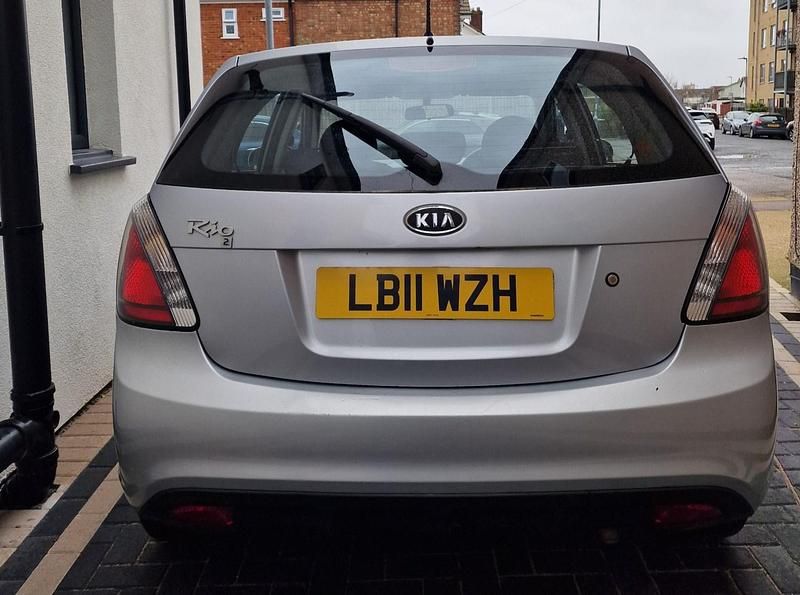 Used Kia Rio 2011 Silver Hatchback