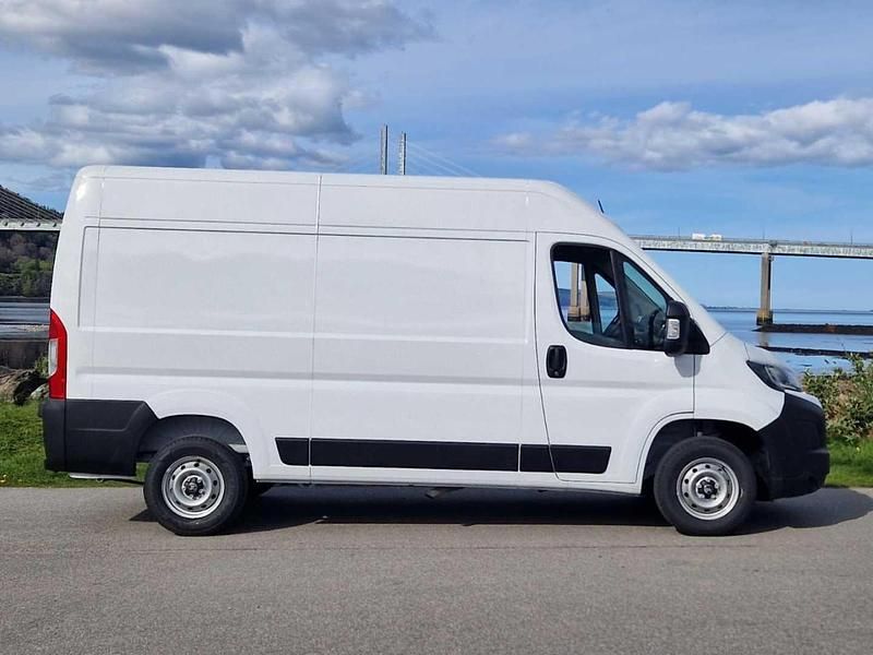 Kaolin white New 2025 Vauxhall Movano S Van | £26,995 (A bit pricey) - Image 1/4