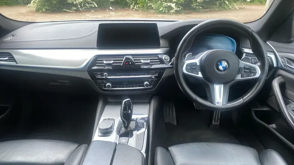 Used BMW 530 M Sport 249 HP (183 kW) 2020 White Estate