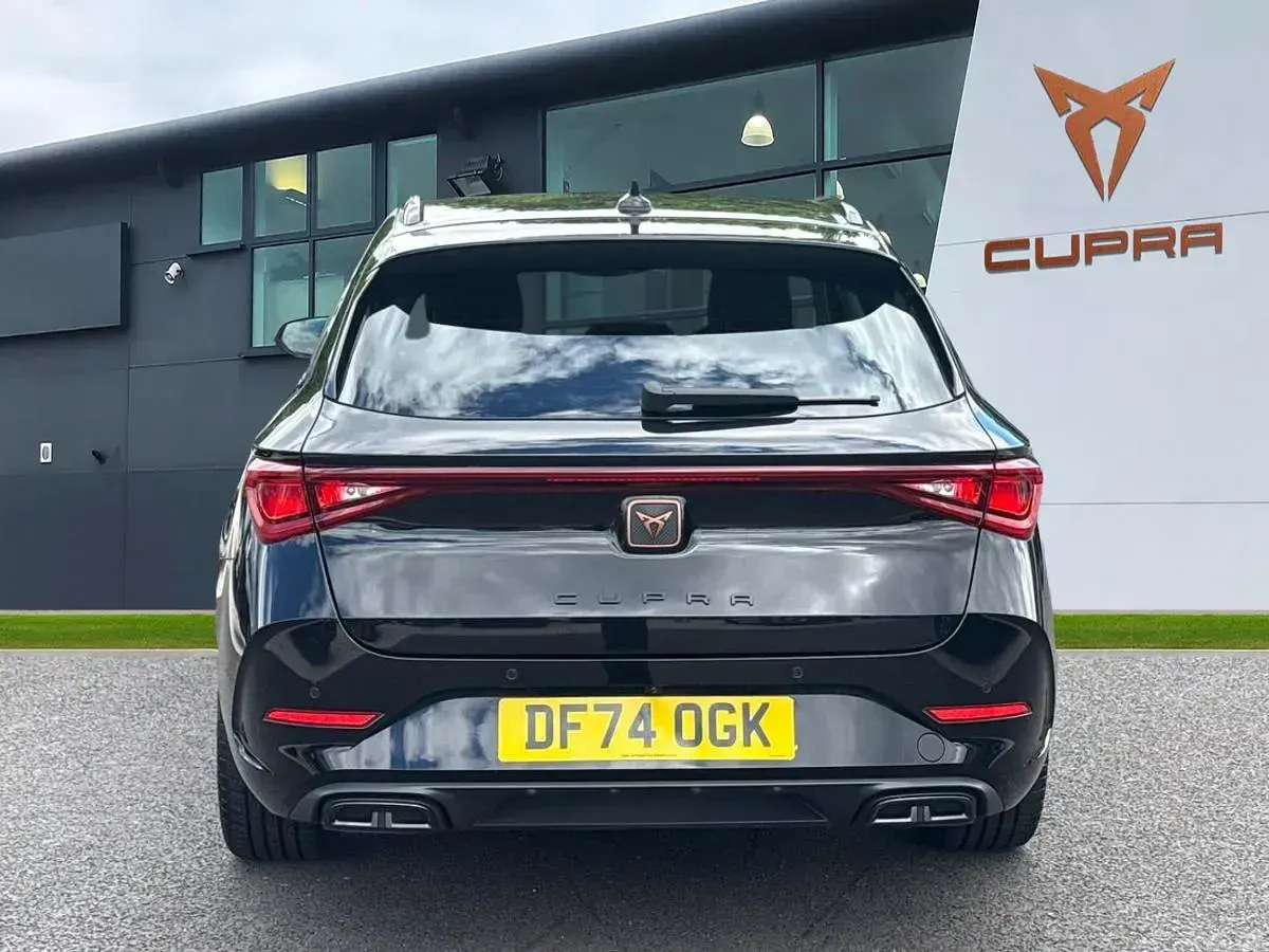 Used Cupra Leon 150 HP (110 kW) 2024 Black Estate