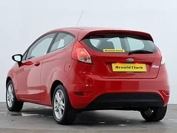 Used Ford Fiesta Zetec 82 HP (60 kW) 2014 Red Hatchback