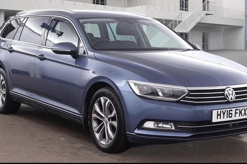 Blue Used 2016 VW Passat Business Estate | £10,990 (Fair price) - Image 1/1