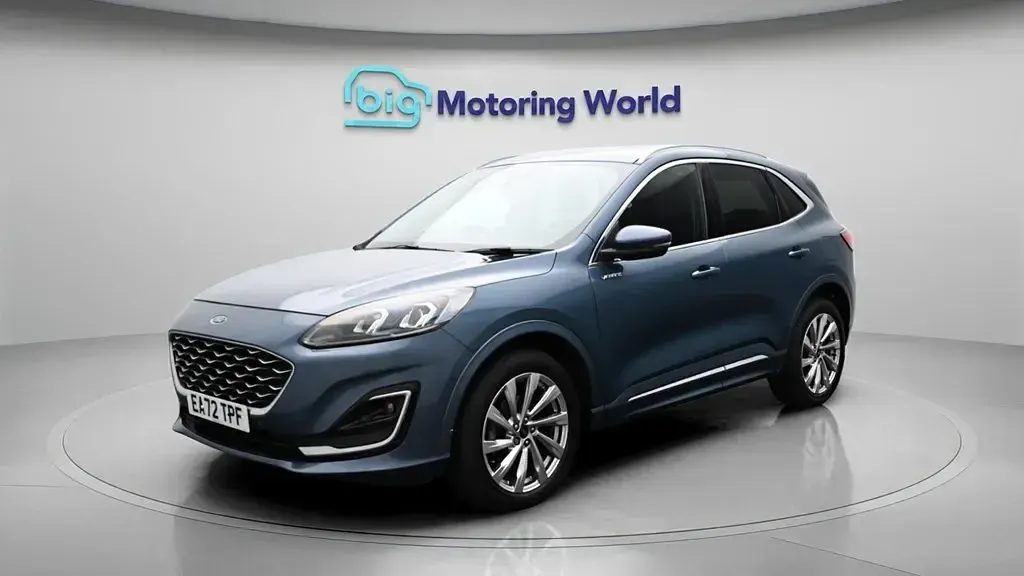 Usado Ford Kuga Vignale 190 HP (139 kW) 2023 Azul SUV