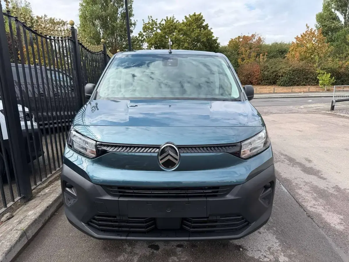 New Citroën Berlingo 100 HP (73 kW) 2026 Blue MPV