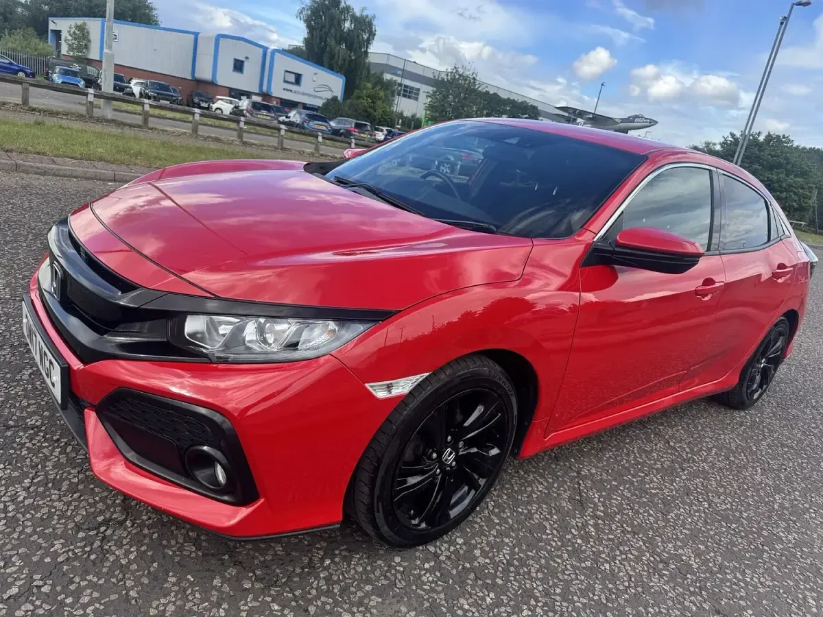 Used Honda Civic SR 129 HP (94 kW) 2017 Red Hatchback