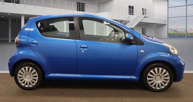 Used Toyota Aygo 2011 Blue Hatchback