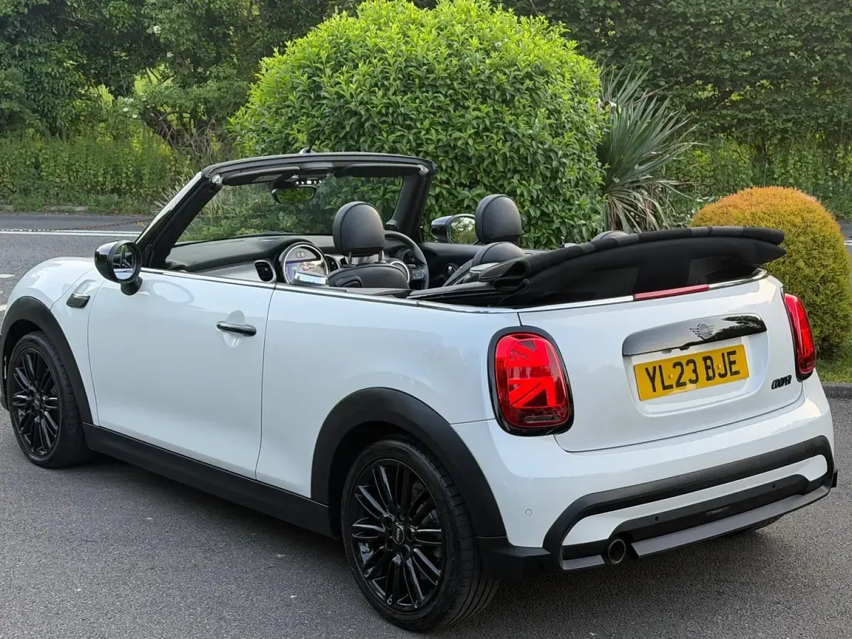 Used Mini Cooper Cabriolet Exclusive 2023 White Cabriolet