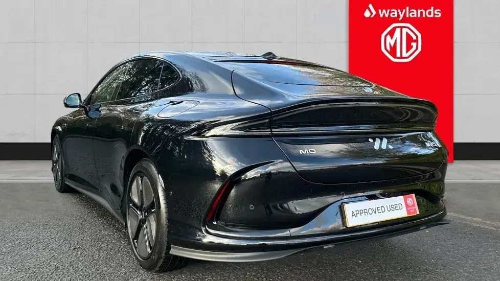 Begagnad MG IM5 216 kW (295 HK) 2025 Halvkombi