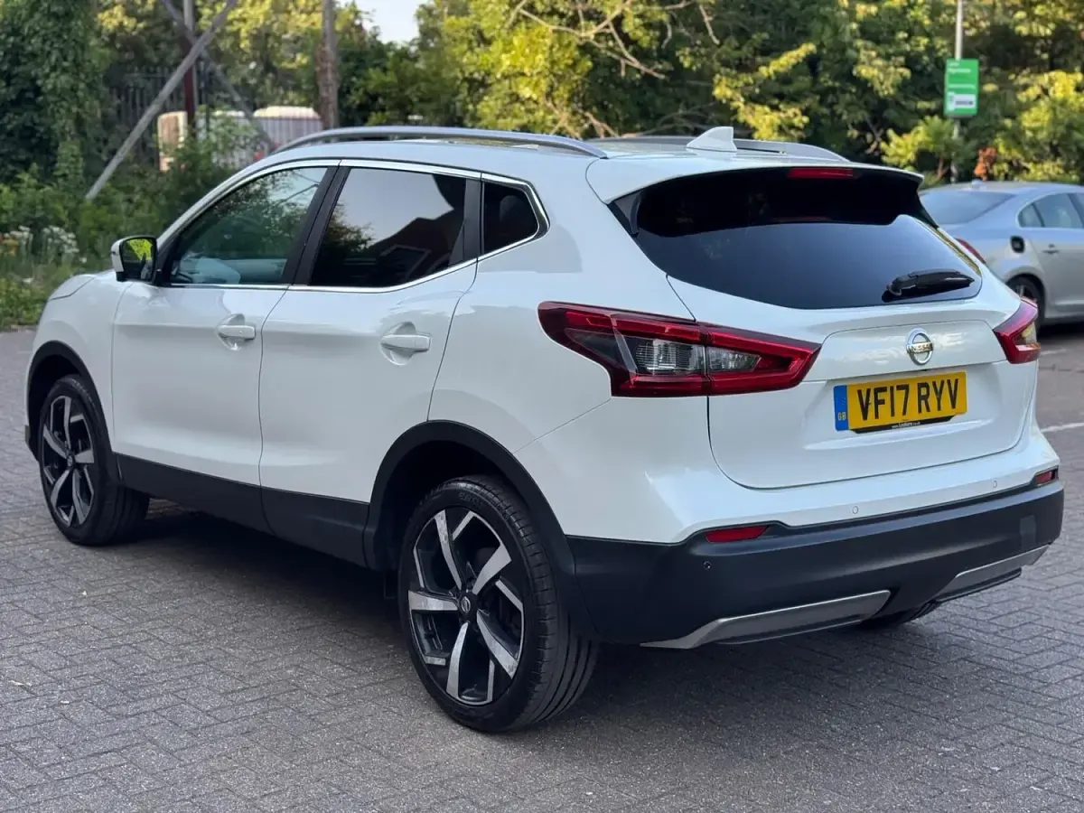 Used Nissan Qashqai Tekna 110 HP (80 kW) 2017 White SUV