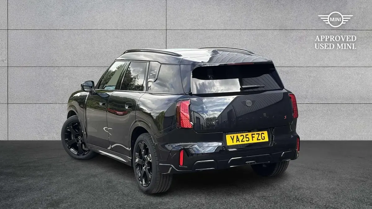 Used Mini Countryman 215 HP (158 kW) 2025 Black SUV